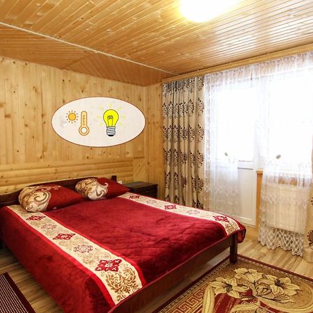 Садиба "У Валентини" Yablunytsya Exterior foto