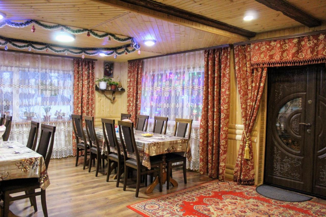 Садиба "У Валентини" Yablunytsya Exterior foto