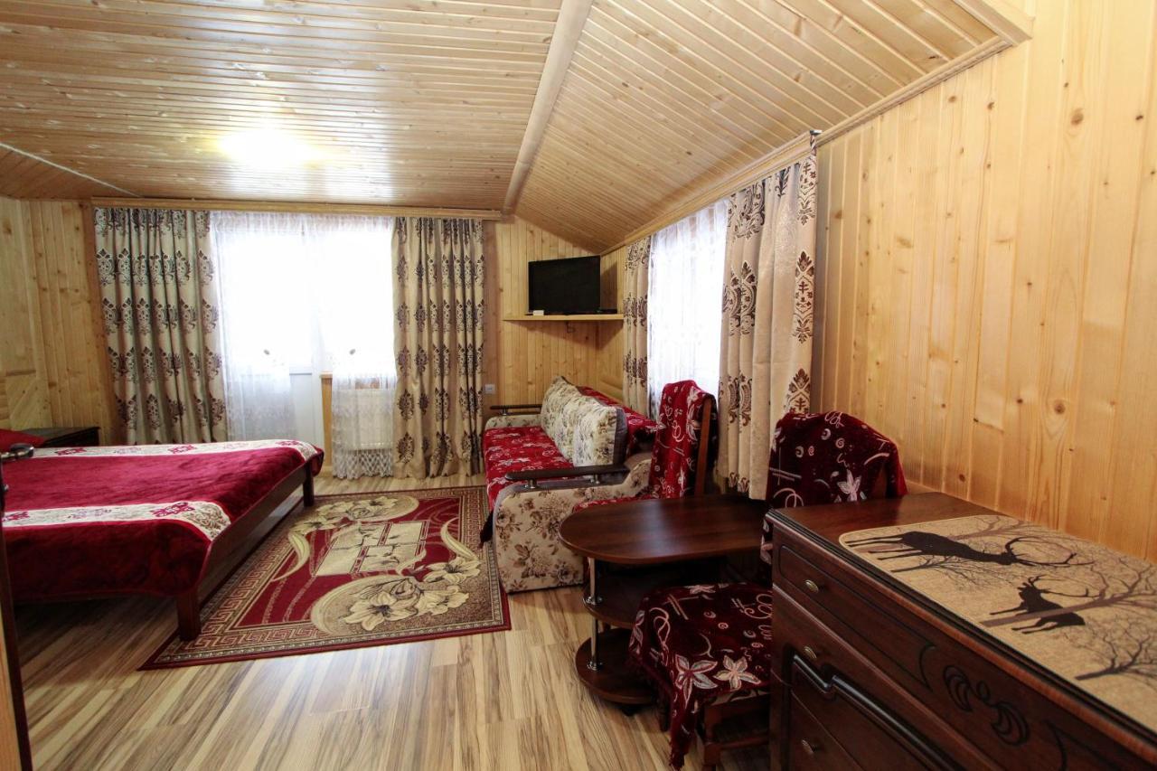 Садиба "У Валентини" Yablunytsya Exterior foto