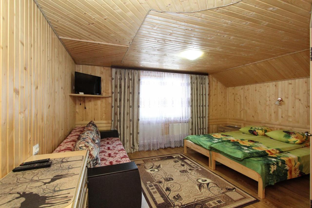 Садиба "У Валентини" Yablunytsya Exterior foto