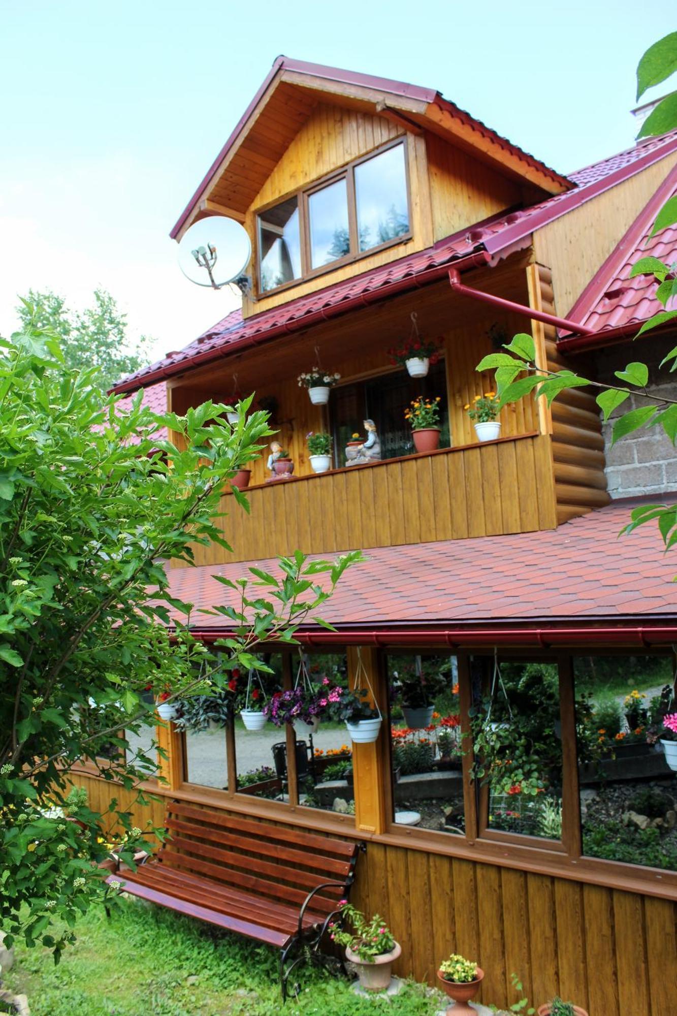 Садиба "У Валентини" Yablunytsya Exterior foto